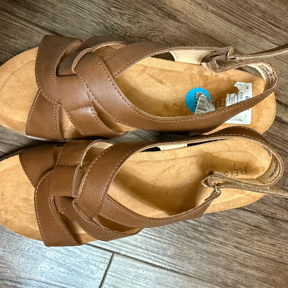 Flex Step Sandals - Picture 3 of 6